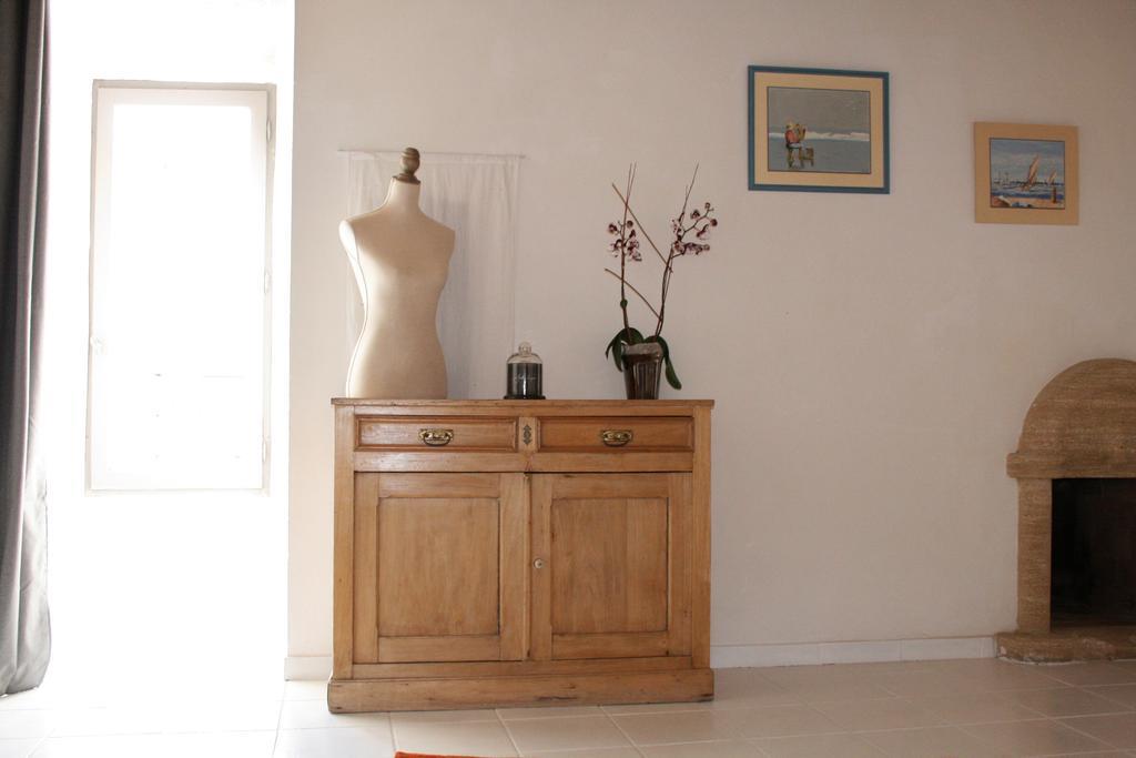 Guesthouse De Cambis B&B Remoulins Ngoại thất bức ảnh